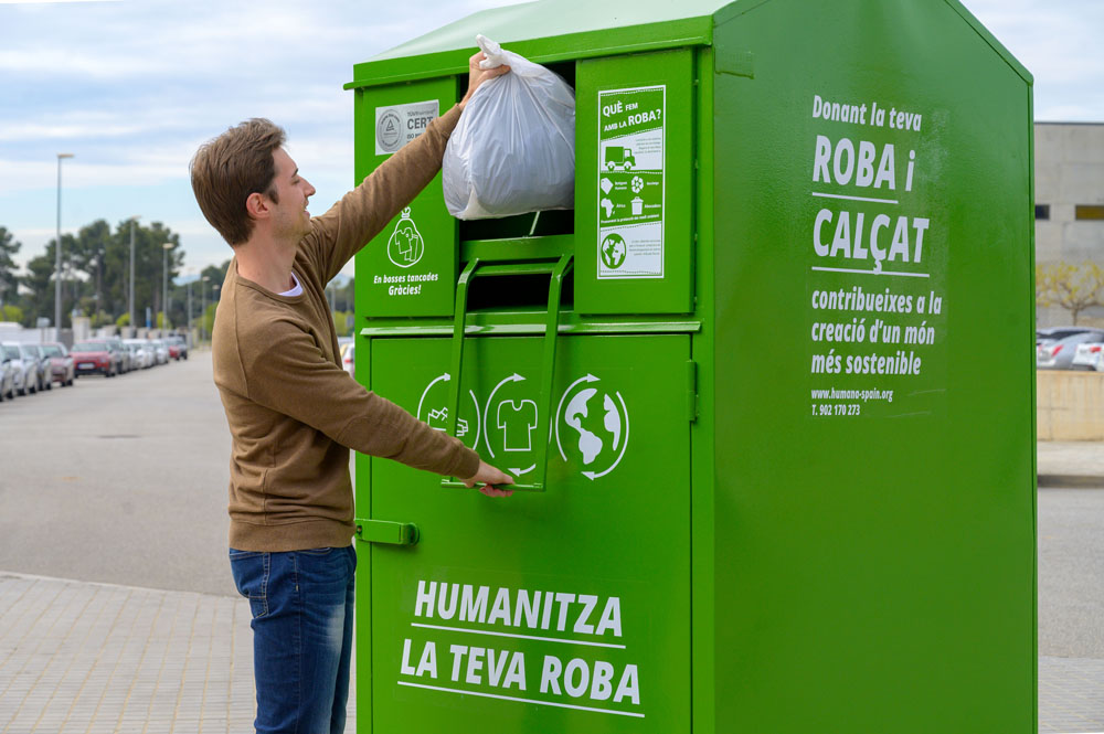 Humana consigue reciclar o reutilizar el 90% de la ropa usada